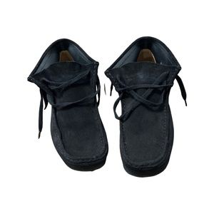 Stylish always in style and original Clark’s , mens size 9